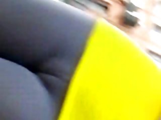 穿着衣服